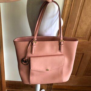 MICHAEL KORS Saffiano Voyager East West Jet Set Pocket Pink Leather Tote…